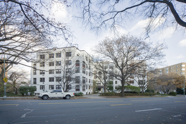 Truman House in Washington, DC - Foto de edificio - Building Photo