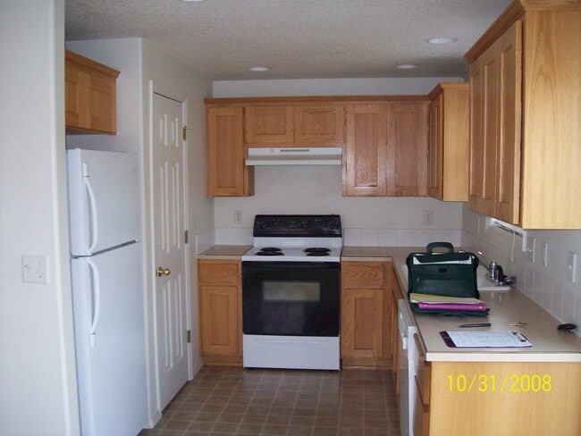 2257 SW Barber Ln in McMinnville, OR - Building Photo - Building Photo