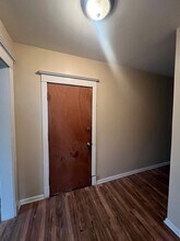 138 W 70th St, Unit Apt 1 in Chicago, IL - Foto de edificio - Building Photo