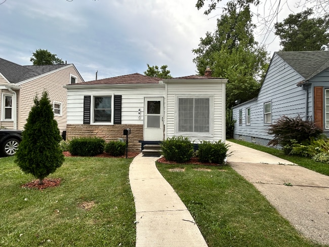 property at 601 E Webster St