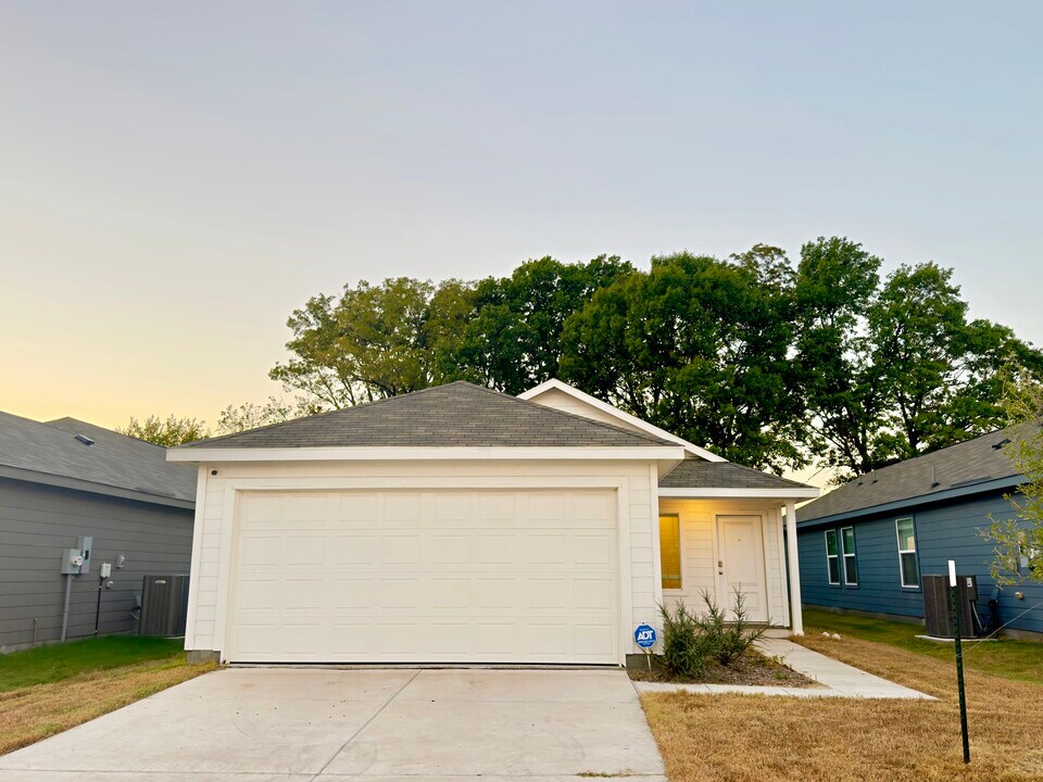 6626 Highlands St in Princeton, TX - Building Photo