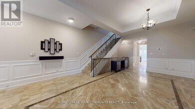 27 Elkhorn Dr in Toronto, ON - Building Photo - Building Photo