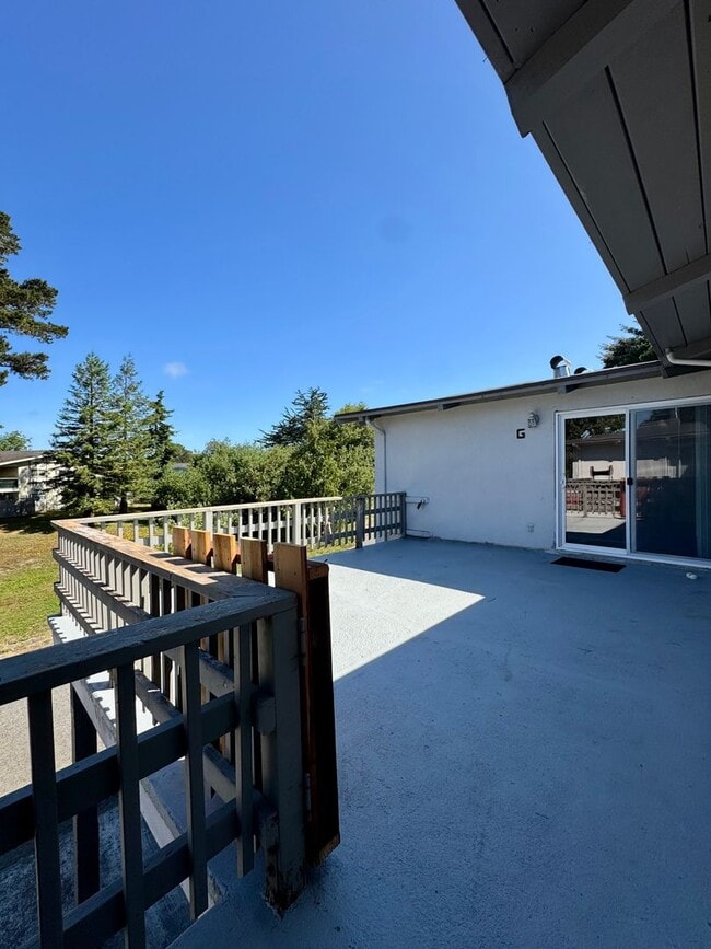 4564 Valley W Blvd in Arcata, CA - Building Photo - Building Photo