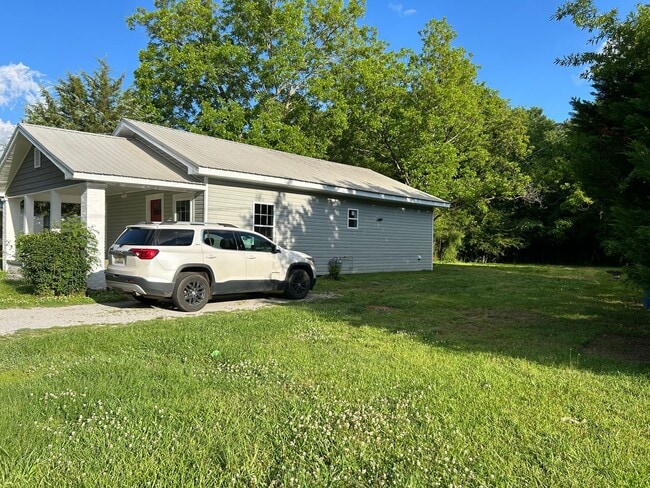 401 Francis St E in Jacksonville, AL - Building Photo - Building Photo