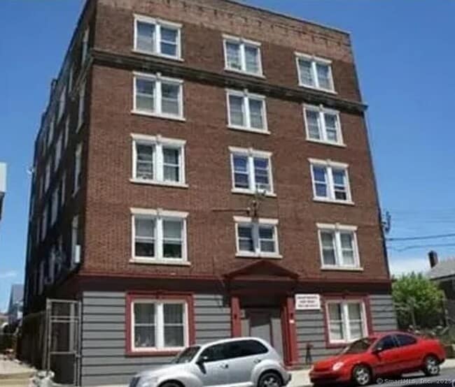 property at 86 Pequonnock St