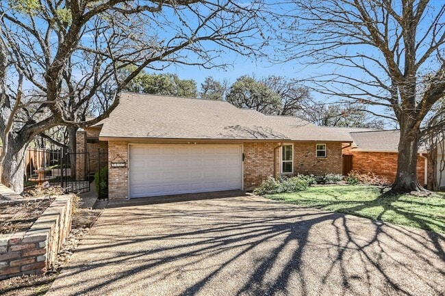 8405 Cima Serena Ct in Austin, TX - Foto de edificio - Building Photo