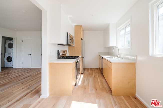 property at 1318 S Ogden Dr