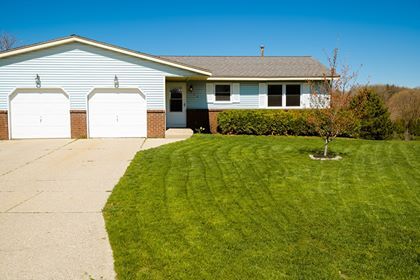 4489 Pleasantview Ct NE in Rockford, MI - Building Photo