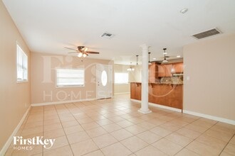 10070 Harris Ave in Apopka, FL - Foto de edificio - Building Photo