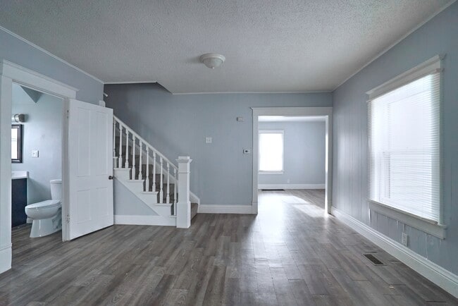 415 E Lawrence St in Mishawaka, IN - Building Photo - Building Photo