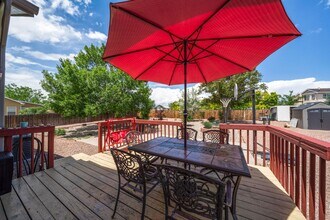 523 W Hook Dr in Pueblo West, CO - Building Photo - Building Photo