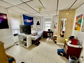 217 Jones Ave, Unit 217 Jones in Morgantown, WV - Foto de edificio - Building Photo