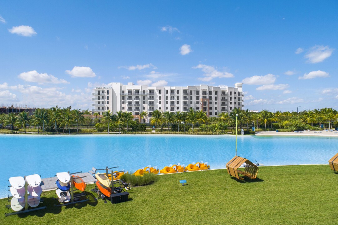 Villa Sole in North Miami, FL - Building Photo