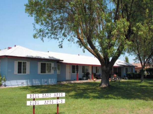 Bell East & Bell West Apartments in Sacramento, CA - Foto de edificio - Building Photo