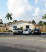 1110-1118 NE 16th Pl in Fort Lauderdale, FL - Building Photo - Building Photo