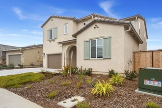 8151 Lavigne Cir in Elk Grove, CA - Building Photo - Building Photo
