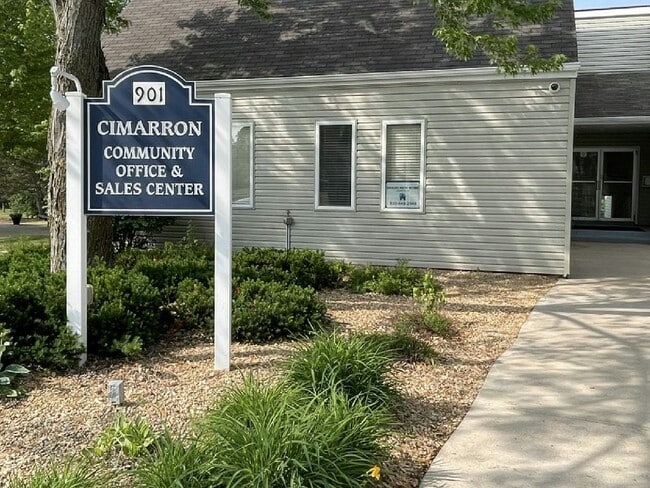 490 Cimarron in Lake Elmo, MN - Building Photo - Building Photo