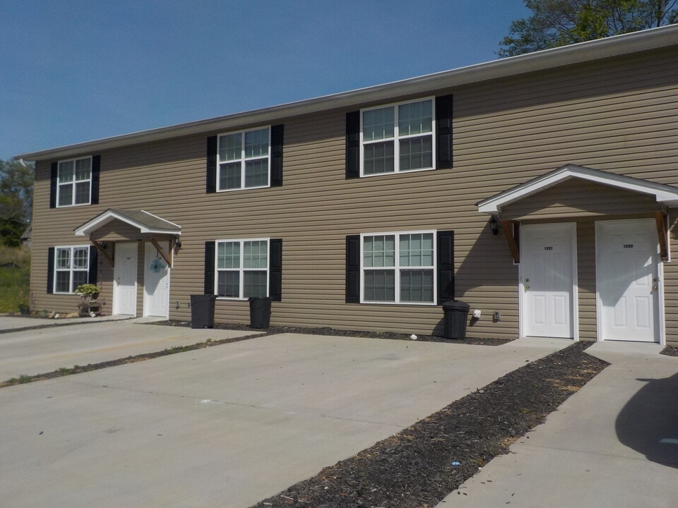 1295 Pond St SE in Cleveland, TN - Building Photo