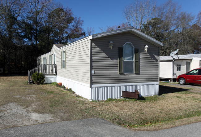 Mills Mobile Home Park in Myrtle Beach, SC - Building Photo - Building Photo