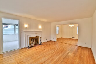 608 Cloverfield Pl in Silver Spring, MD - Building Photo - Building Photo