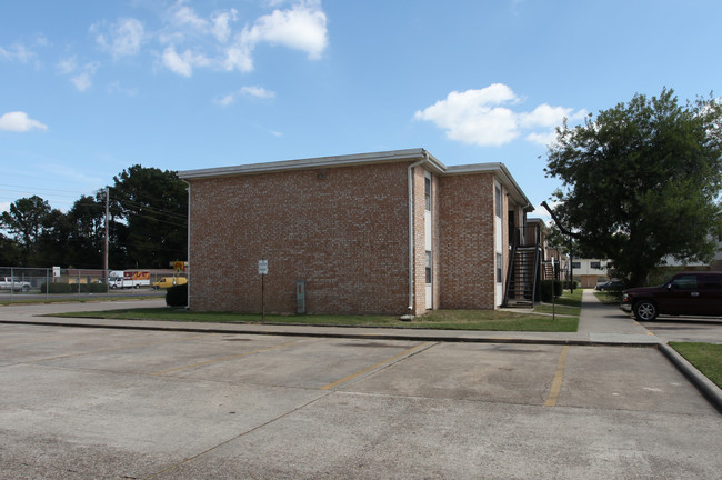 Himbola Manor Apartments in Lafayette, LA - Building Photo - Building Photo