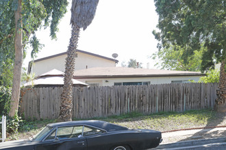 2810 Kansas Ave in Santa Monica, CA - Foto de edificio - Building Photo