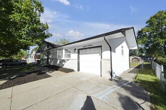 1815 Woodcrest Rd in Columbus, OH - Foto de edificio - Building Photo