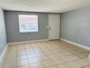 11733 N 12th St in Tampa, FL - Building Photo - Building Photo