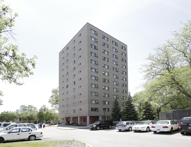 Elliot Twins Apartments in Minneapolis, MN - Building Photo - Building Photo