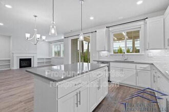 17323 SW Kite Ln in Beaverton, OR - Building Photo - Building Photo