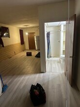 305 W Railroad St, Unit #2 in Lena, IL - Foto de edificio - Building Photo