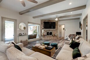 5138 Rutherglenn Dr in Houston, TX - Building Photo