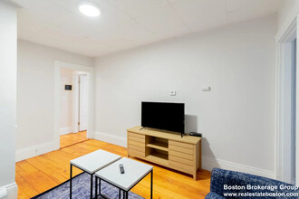 31 Falcon St, Unit 1 in Boston, MA - Building Photo - Building Photo