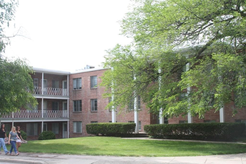 The Wedgewood Apartments in East Lansing, MI - Foto de edificio