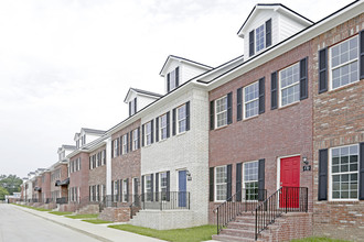 Brick Row Townhomes in Fort Smith, AR - Building Photo - Building Photo