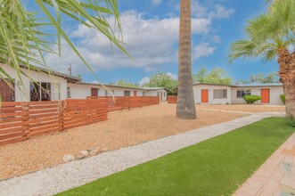 2198 N Country Club Rd in Tucson, AZ - Building Photo - Building Photo