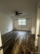 502 Samuel Ct in Dayton, NJ - Building Photo - Building Photo