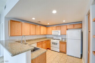 9580 W Reno Ave in Las Vegas, NV - Building Photo - Building Photo