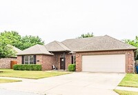 3405 SW Briar Creek Ave in Bentonville, AR - Foto de edificio - Building Photo