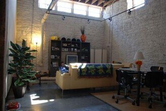 585 Upper S St, Unit Loft 127 in Lexington, KY - Building Photo - Building Photo