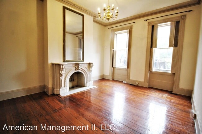 216 W Monument St photo'