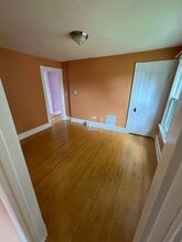 421 Central Ave, Unit 123 B Central Avenue in Waukesha, WI - Foto de edificio - Building Photo