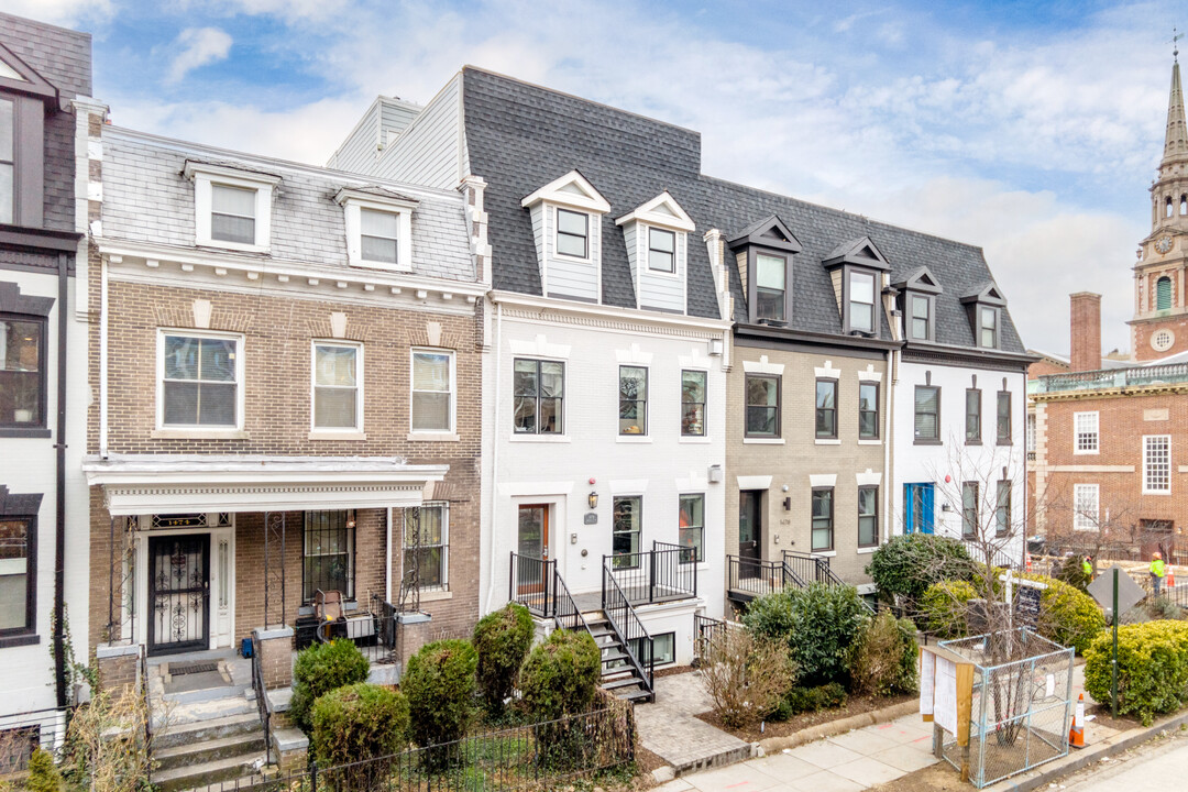 1476 Harvard St NW in Washington, DC - Foto de edificio