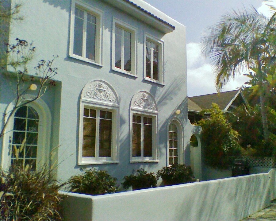 126 Breeze Ave in Venice, CA - Building Photo