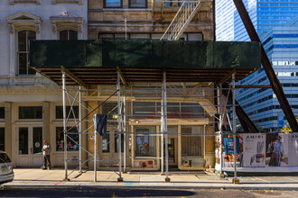 57 Warren St in New York, NY - Building Photo - Building Photo