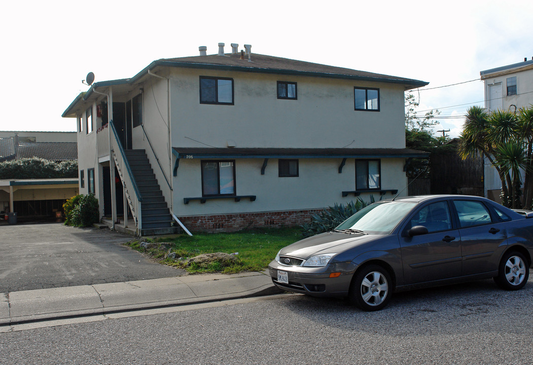 206 Bancroft Way in Pacifica, CA - Foto de edificio