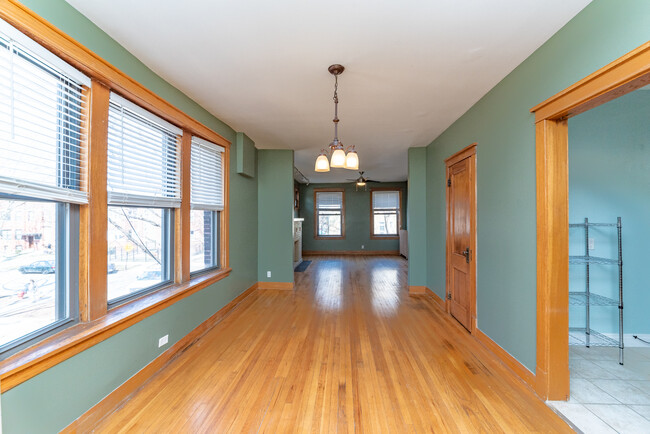 4255 N Campbell Ave in Chicago, IL - Building Photo - Building Photo