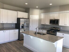 528 N 480 W in Hurricane, UT - Building Photo - Building Photo