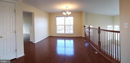 6010 Machen Rd in Centreville, VA - Building Photo - Building Photo