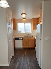 1872 NE Fairview Ave in Grants Pass, OR - Building Photo - Building Photo